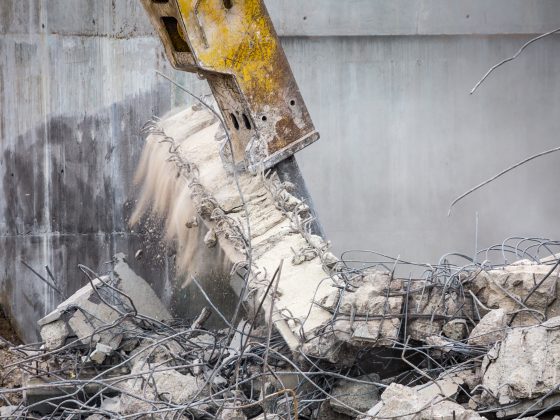 Yıkım Projelerinde Güvenlik Standartları: Profesyonel Sahada Uygulama Rehberi
